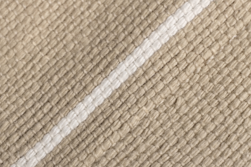 pby6g2xa4z79/6 ALMOHADA GRANDE RAYAS BEIGE 2.jpg